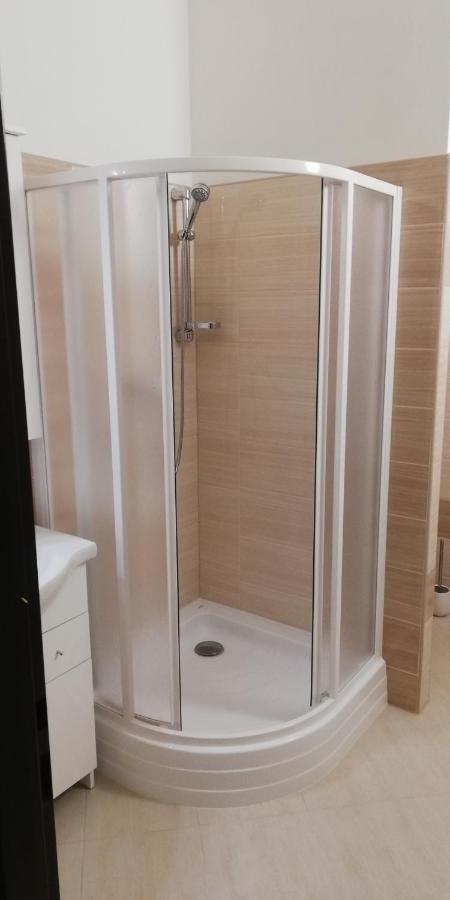 Booking Trzni Decin Exterior photo
