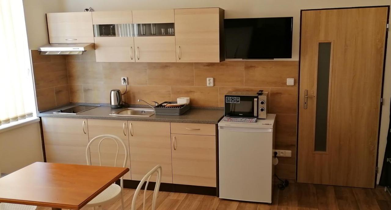 Booking Trzni Decin Exterior photo